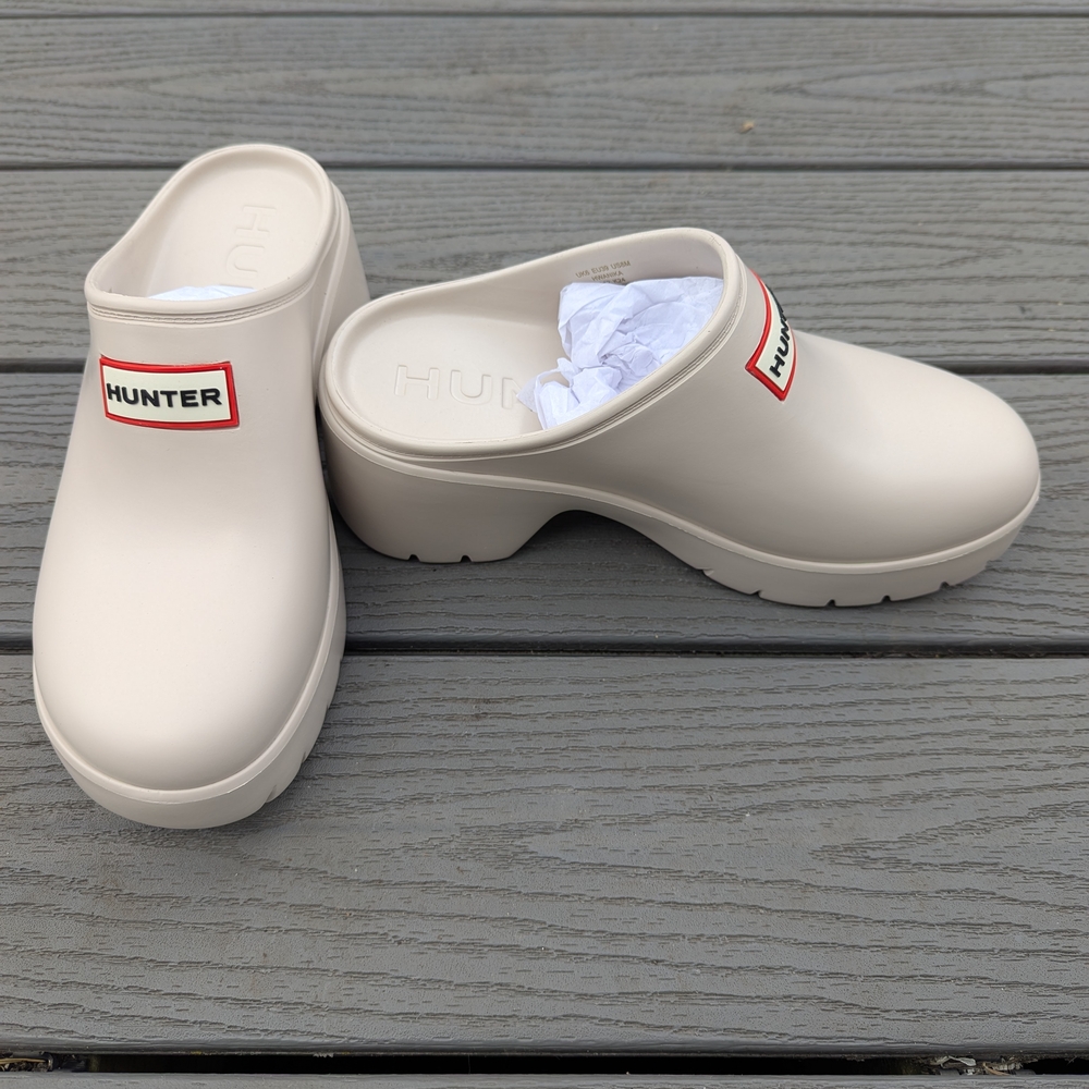 Hunter White Clogs - Picture 2 of 4